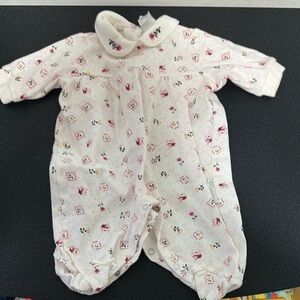 Vitamins Baby White and Pink Jumpsuit with Floral Design 90’s